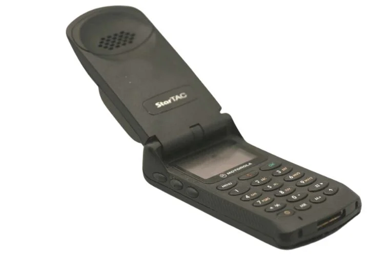 Motorola StarTAC (1996) Motorola StarTAC (1996)